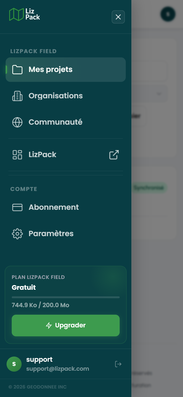 Menu latéral en superposition sur mobile